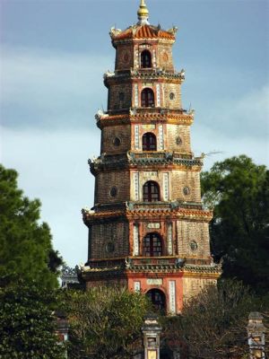 A Fantástica Pagoda de Thien Mu: Um Tesouro Arquitetônico Flutuante em Hue!