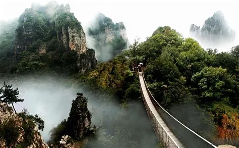  A Lushan Mountain: Um Refúgio de Beleza Natural e História Milenar na China!