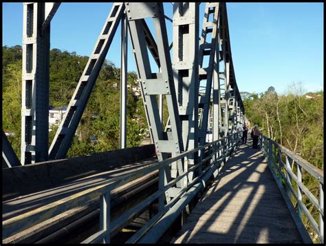  A Ponte de Ferro em Ya'an: Uma Obra-Prima de Engenharia E um Portal para o Passado!